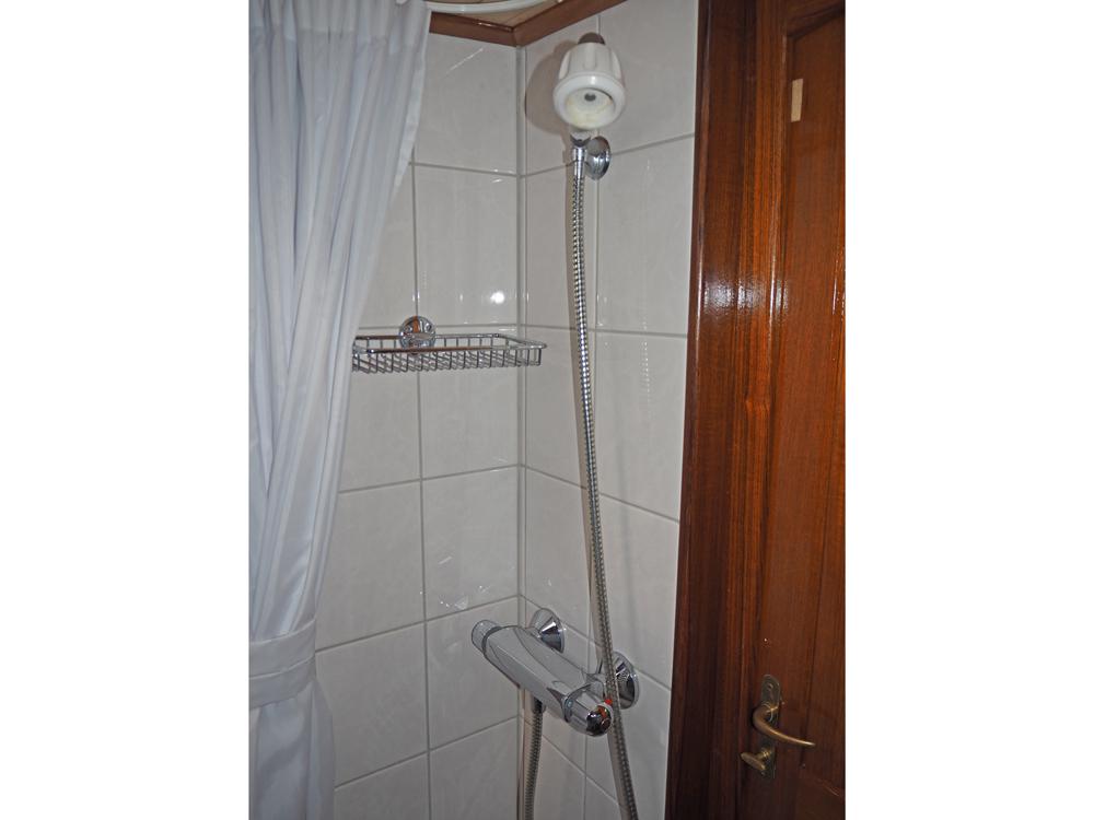 Fore ship, Accommodation